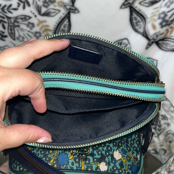 Coach NY, Yankee Floral Print Canvas Crossbody Clutch Bag Purse Teal - Picture 9 of 16